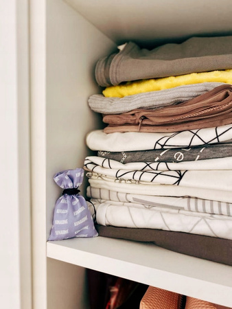 ODSTRASZACZ NA MOLE DO SZAFY MEBLI ZAWIESZKA