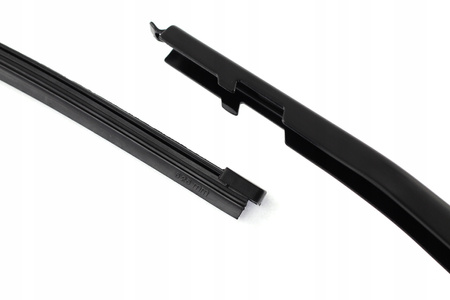 RAMIĘ WYCIERACZKI TYŁ+PIÓRO BMW 1 (E81)(E87) 06-12